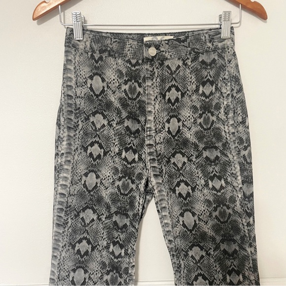Free People • snakeprint flare jeans sz 26 - Picture 6 of 10